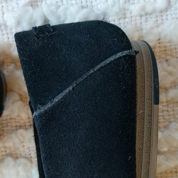 Toms Women's 9.5 Black Suede Kelli Kelly Tassel Mini Wedge Loafer Flats - Picture 9 of 11